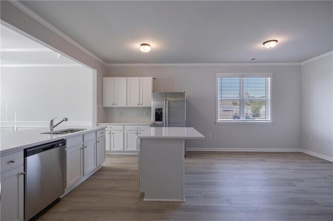 Building Photo - 931 Park Pl St