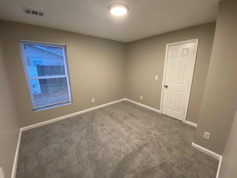 Building Photo - 205 Wendan Way