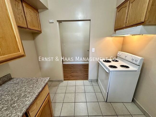 Building Photo - Amazing East Village Apartment Home in Pri...