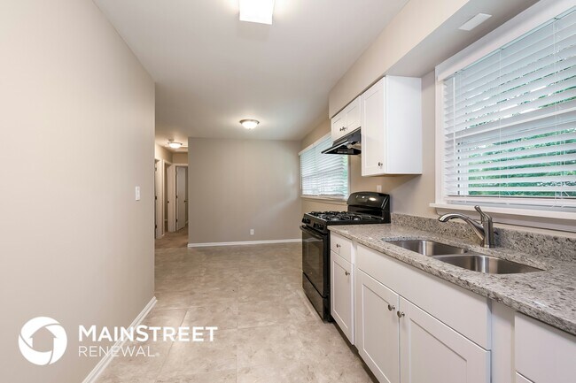 Building Photo - 4325 Bayberry Dr