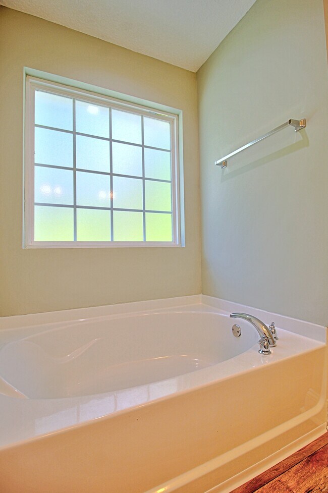 Building Photo - 1208 Cypress Fall Cir