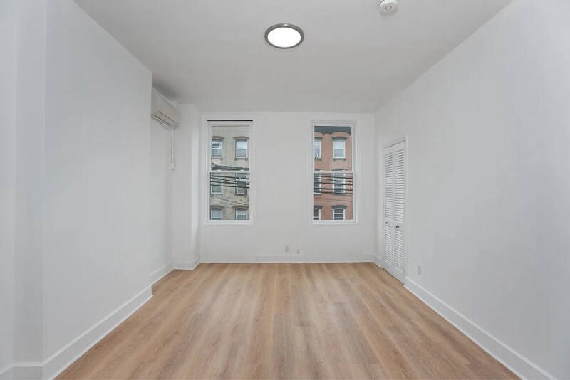 Building Photo - 799 Bloomfield St