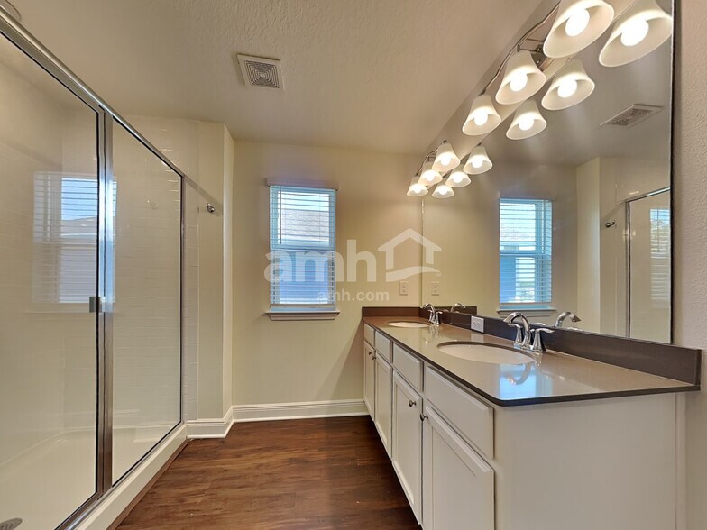 Building Photo - 20557 Calla Lily Dr