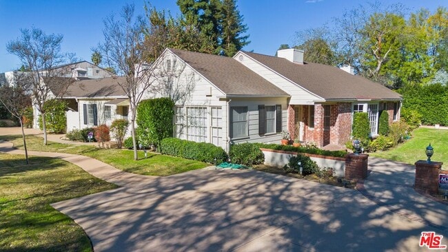 Building Photo - 17117 Weddington St