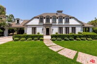 Building Photo - 908 N Rexford Dr