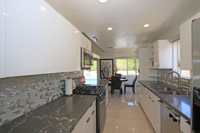 Building Photo - 68330 Vega Rd