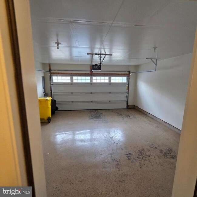 Building Photo - 7825 Rappaport Dr
