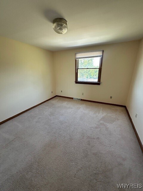 Building Photo - 151 Mapleleaf Dr