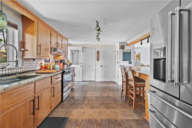 Building Photo - 30 Johnnycake Ln