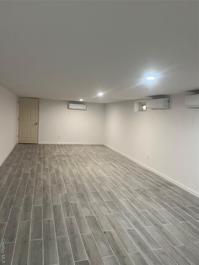 Primary Photo - 59-33 48th Ave