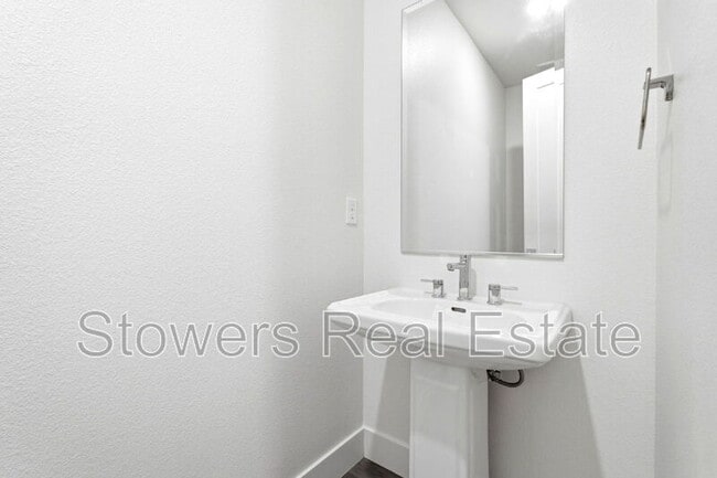 Building Photo - 6336 Moser Wy