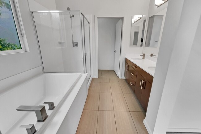 Building Photo - 1536 N Mercury Dr