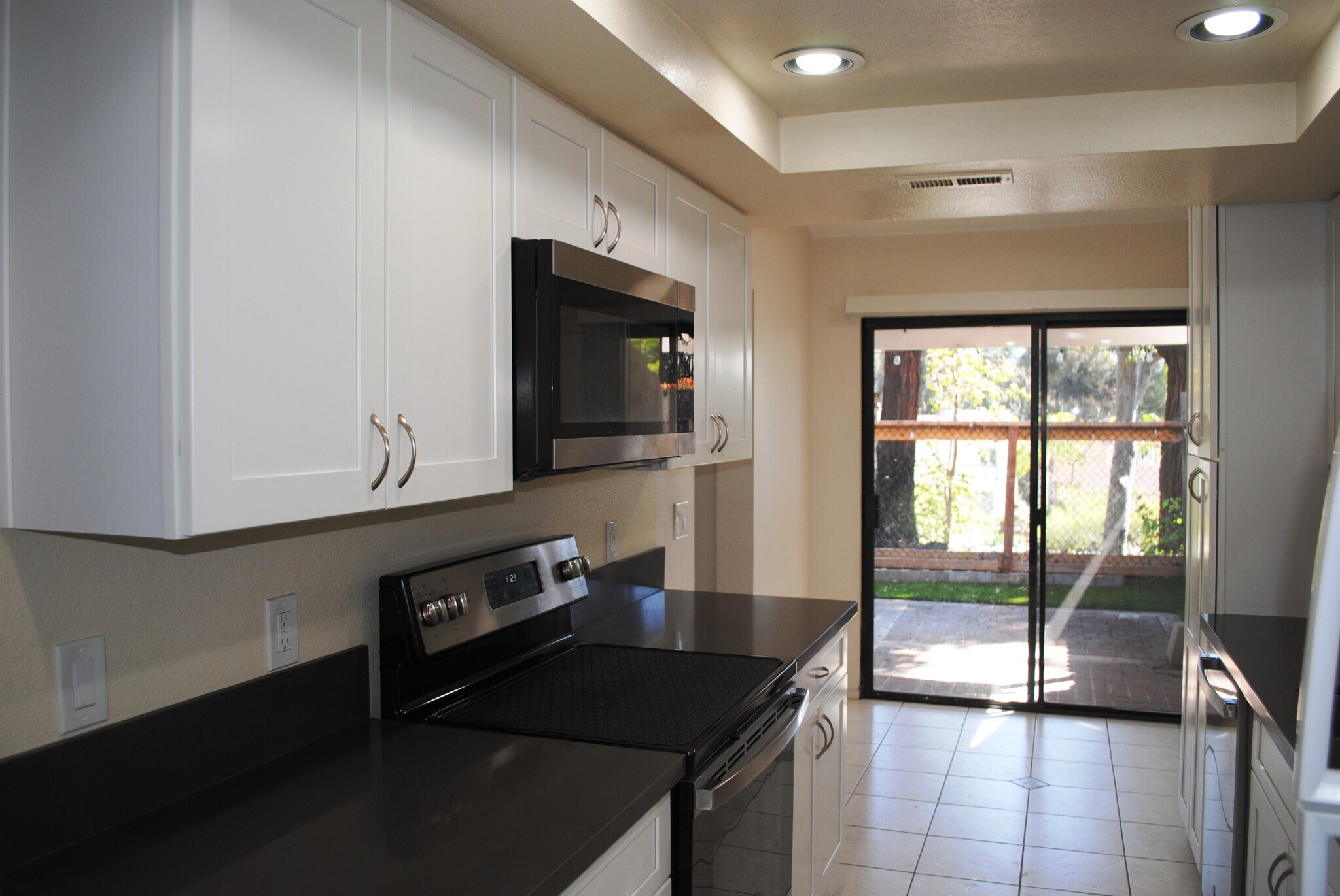 Building Photo - 5821 Portobelo Ct