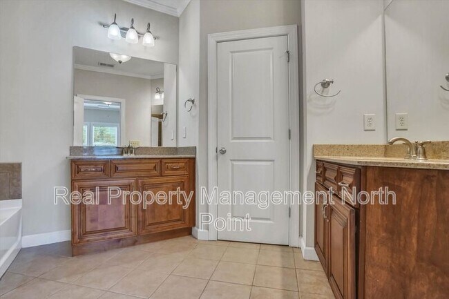 Building Photo - 3026 Eltham Pl