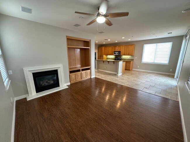 Building Photo - Beautiful 4  bedroom, 2.5 bath home in Garin Ranch