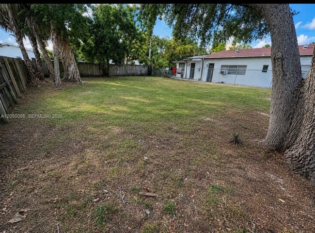 Building Photo - 1039 NE 17th Ave