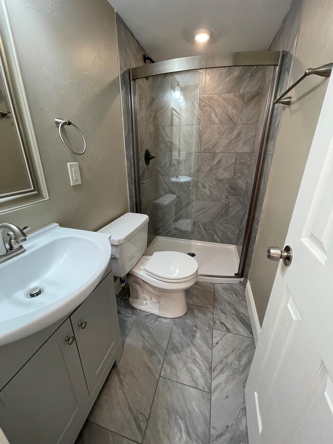 Building Photo - 350 Melwood Ave