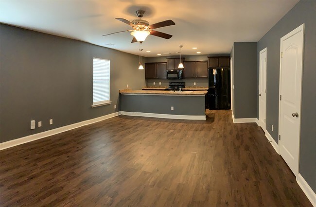 Building Photo - 147 Waverly Way