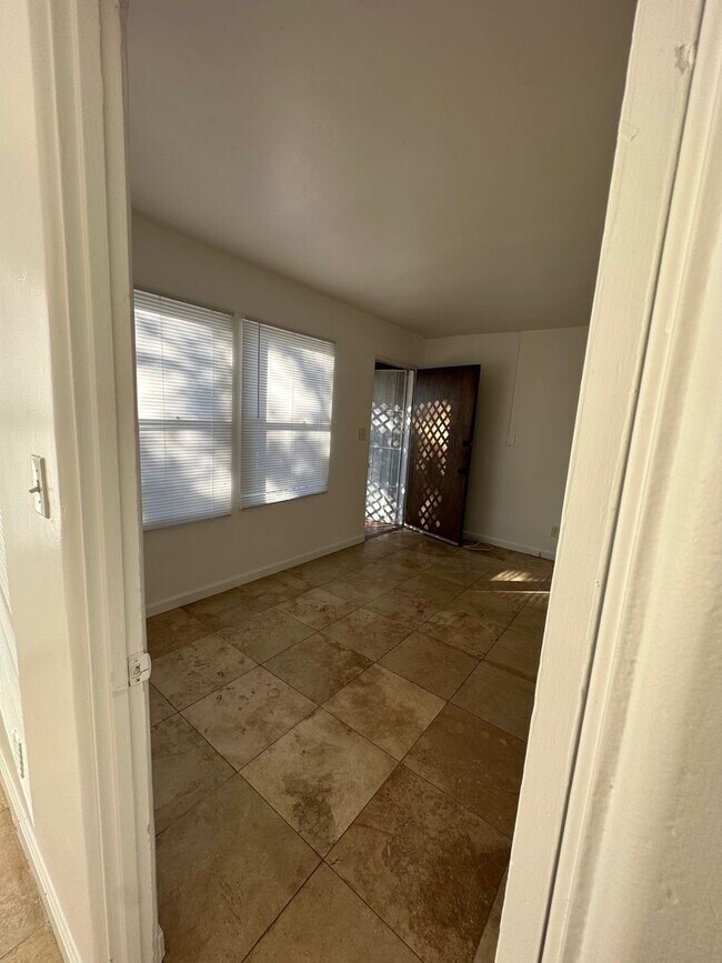 Building Photo - 6719-21 Wunderlin Ave