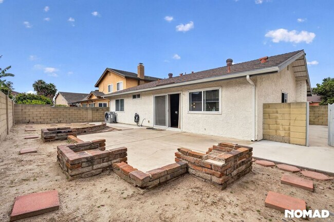 Building Photo - Unfurnished 3BR 2bath House for rent in Anaheim, CA.