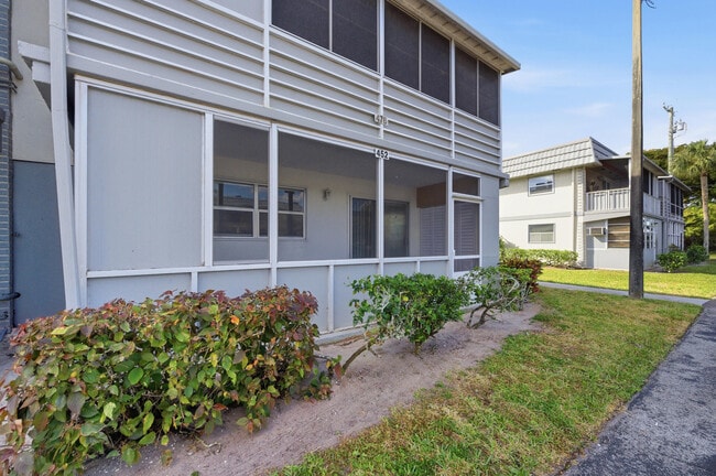 Building Photo - 452 Brittany Dr