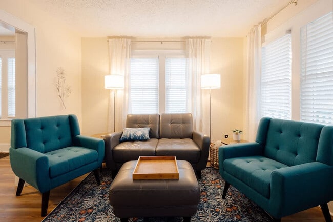 Building Photo - 217 Highland Ave