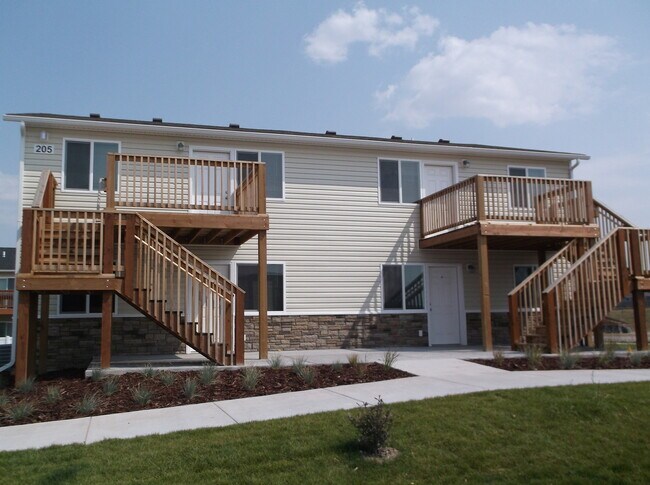 Building Photo - 205 Hunters Way