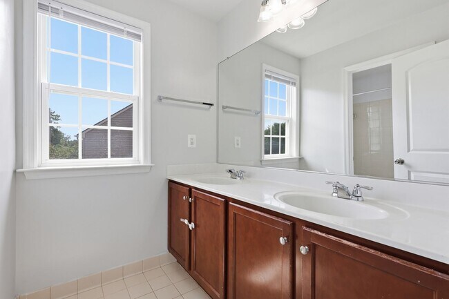Building Photo - 14982 Gossom Manor Pl