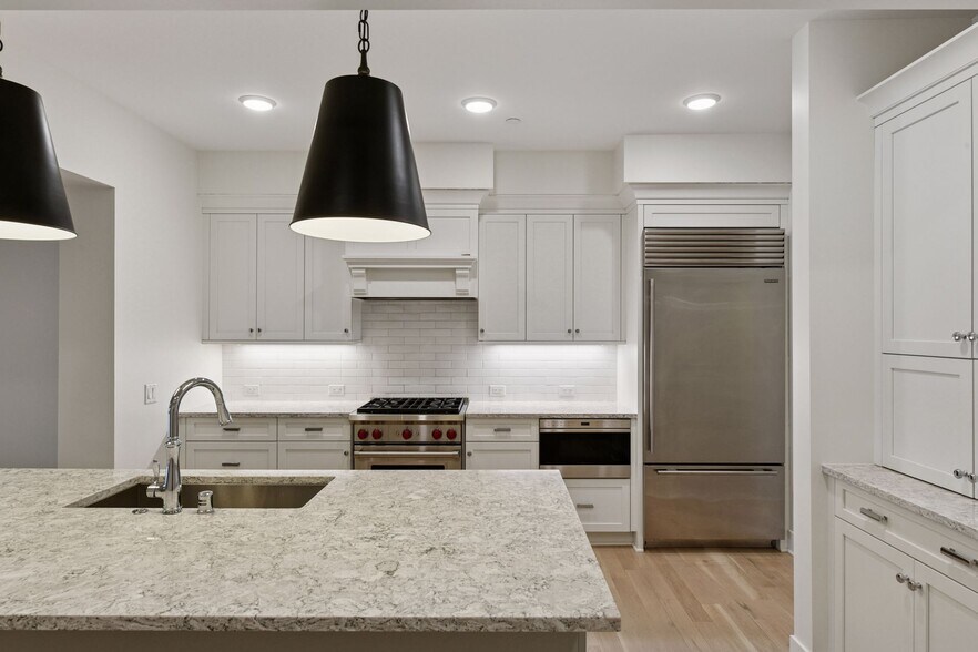High end appliances and plenty of storage space for your kitchen needs. - 222 Ferndale Rd S