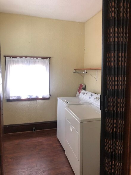 Laundry Area - 174 Grand St