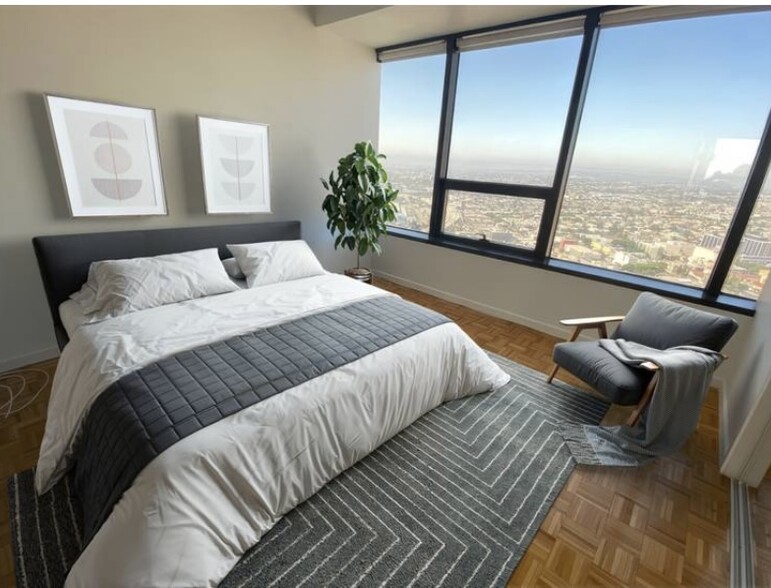 Master Bedroom - 1100 Wilshire Blvd