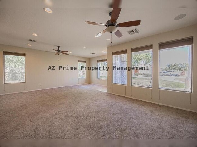 Building Photo - 2419 W Darrow St