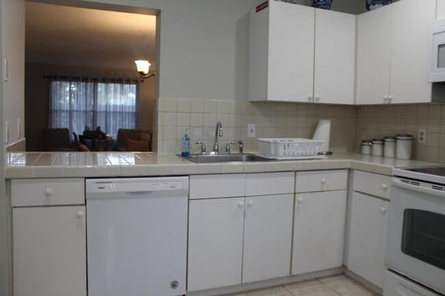 Building Photo - 13115 Belhaven Ct