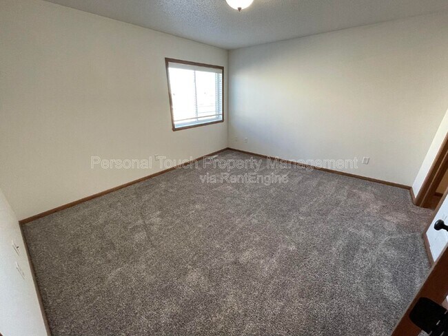 Building Photo - 2320 5th St W