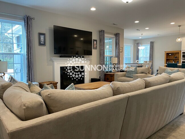 Building Photo - Stunning 4 BR 3 BA New Construction