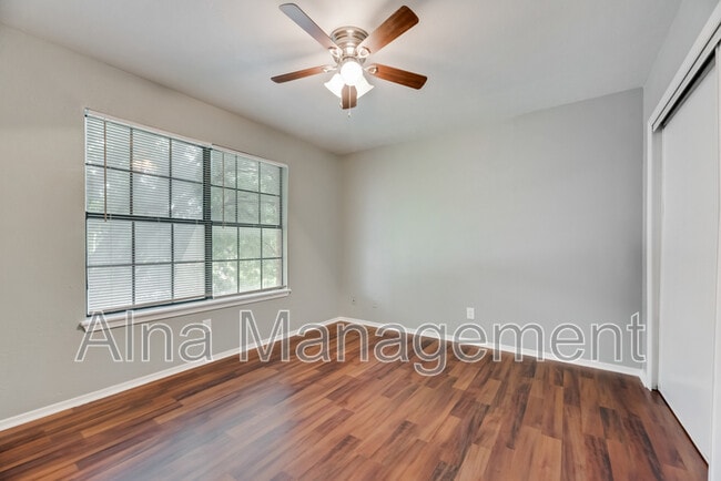 Building Photo - 4404 Junction Dr