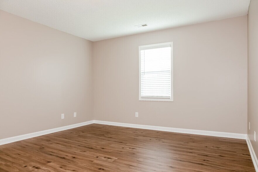 Building Photo - 2032 Pine Needle Ct