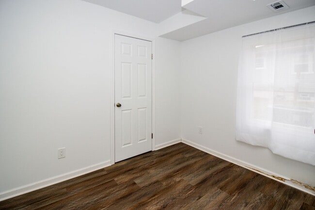 Building Photo - 17645 Lakeport Ave