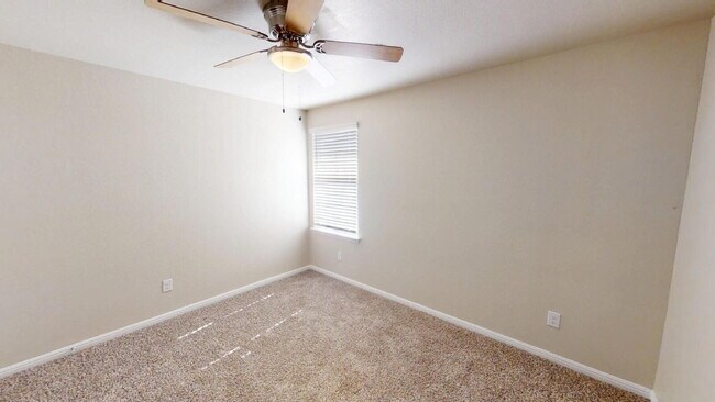 Building Photo - "Spacious 4-Bedroom Killeen Gem with Elega...