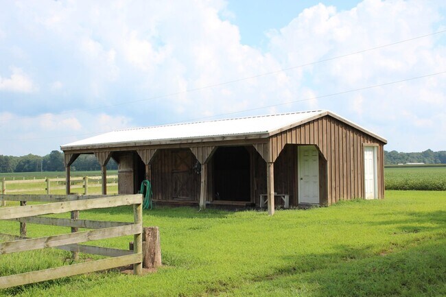 Building Photo - 7446 Queponco Rd