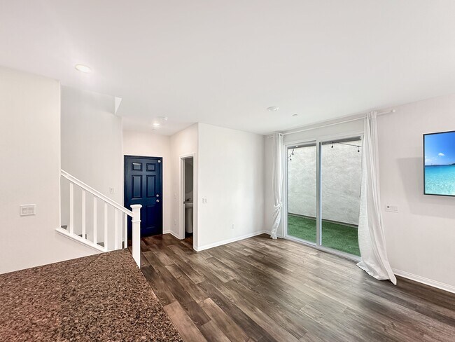 Building Photo - 27607 Sawtooth Ln