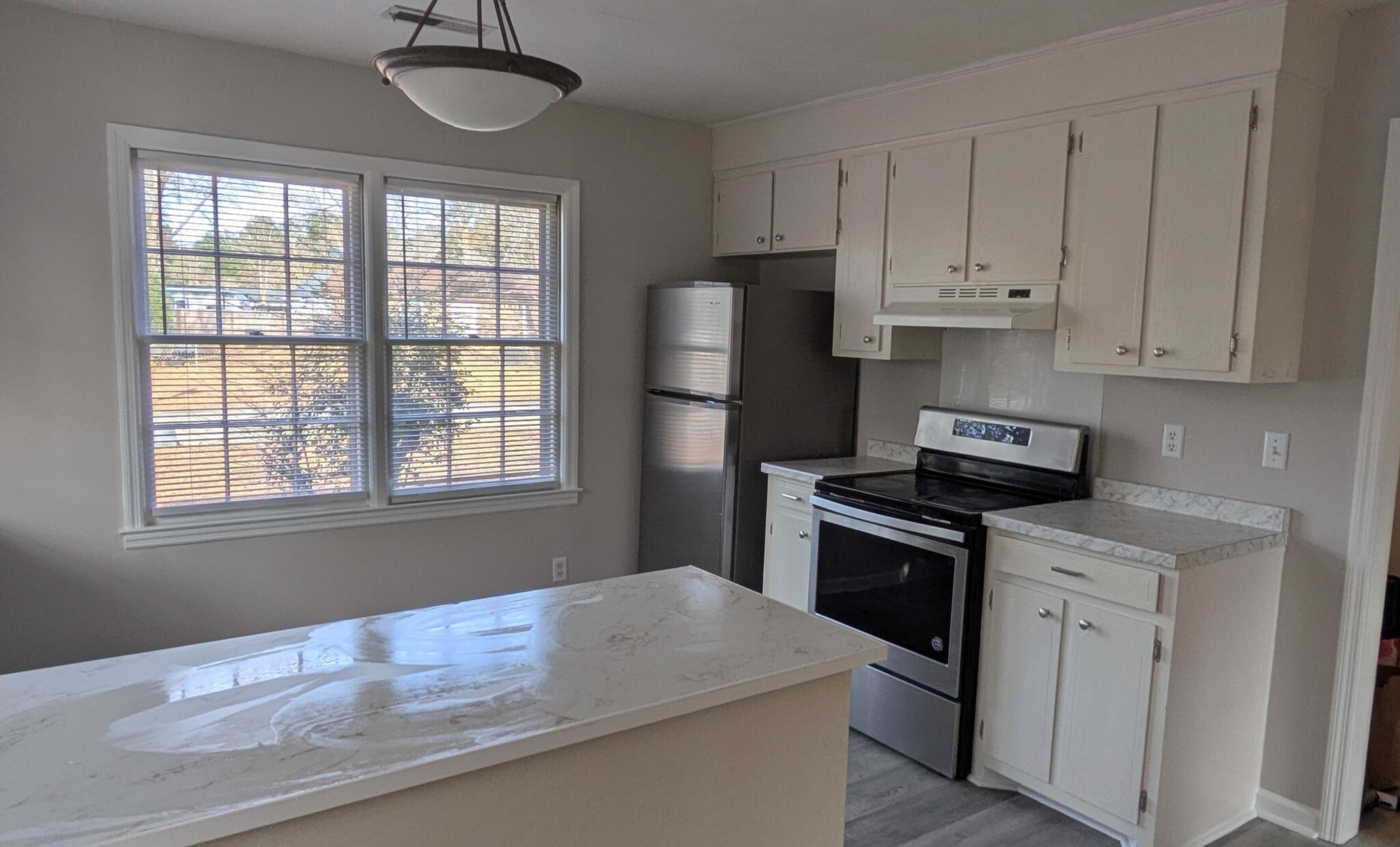 Building Photo - 203 Water Oak Dr