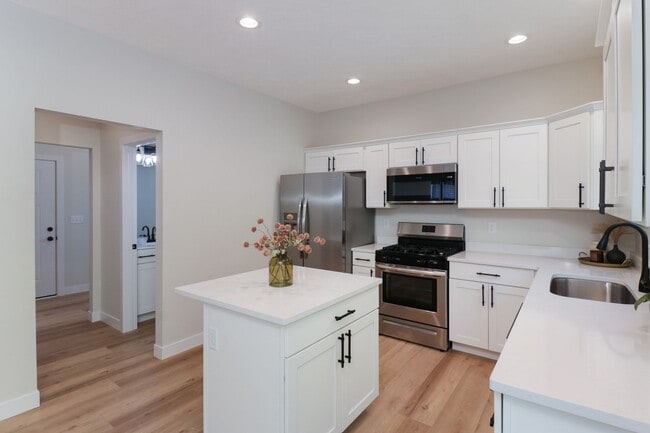 Building Photo - New Construction 3 Bedroom Home!