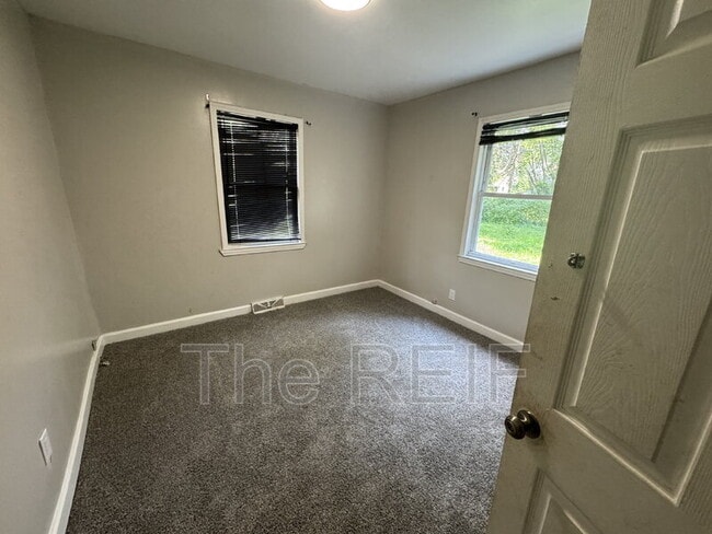 Building Photo - 3251 Spruce St