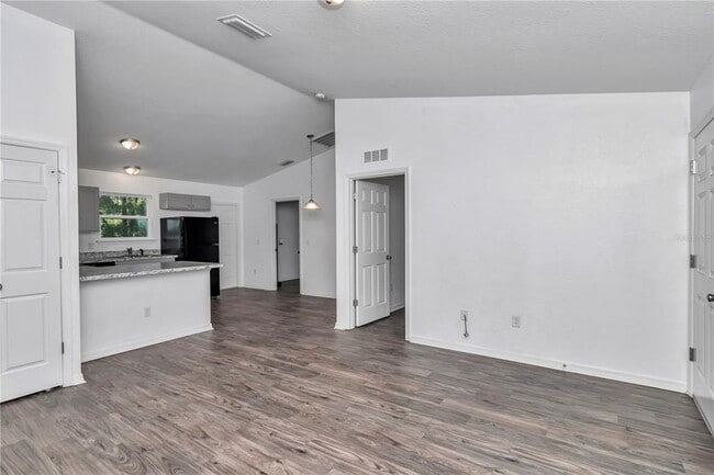 Building Photo - 5936 NW 56th Pl