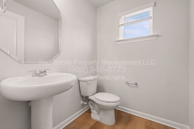 Building Photo - 246 Ferebee Pl