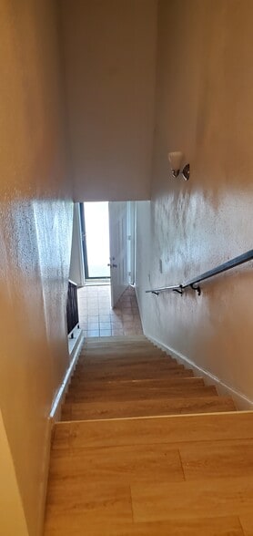 Stairs - 2115 Greenbriar Colony Dr