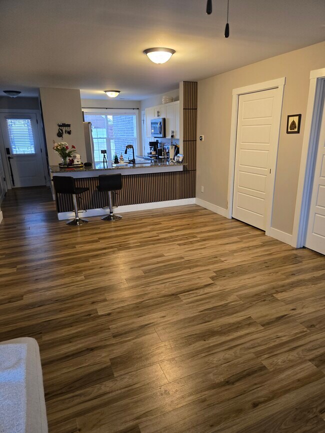 Building Photo - 506 Sudbury Dr