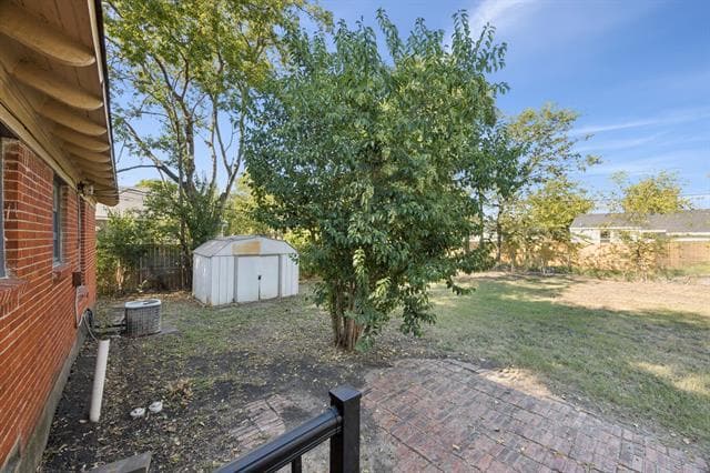 Building Photo - 10433 Cayuga Dr