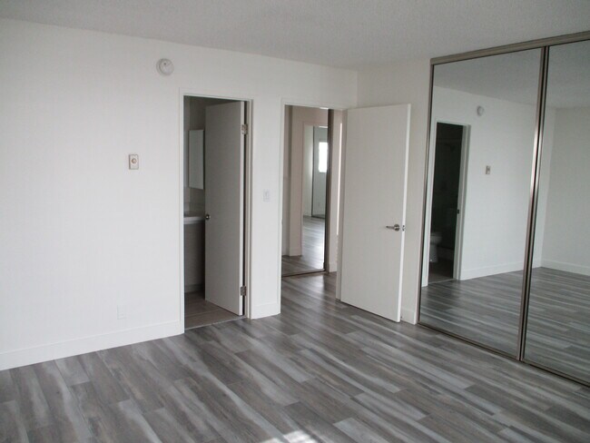 Building Photo - 3625 Glendon Ave